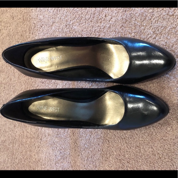 Nine West Black Round-toe Heels! - Picture 2 of 7